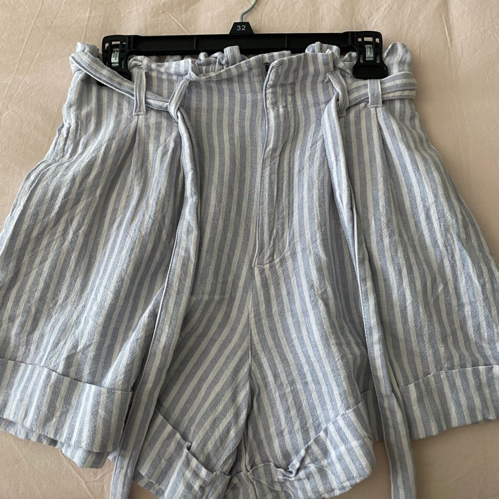 Abercrombie and Fitch medium belted shorts